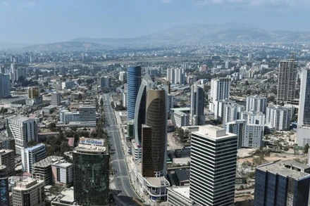 Ảnh chụp ngày 16/2/2025 cho thấy quang cảnh thành phố Addis Ababa, Ethiopia. (Ảnh minh họa: TÂN HOA XÃ)
