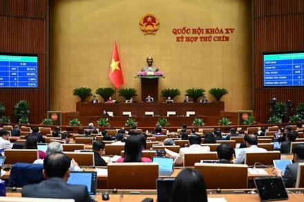 Quốc hội thông qua Luật sửa đổi, bổ sung một số điều của Luật Mặt trận Tổ quốc Việt Nam, Luật Công đoàn, Luật Thanh niên và Luật Thực hiện dân chủ ở cơ sở. (Ảnh: DUY LINH)