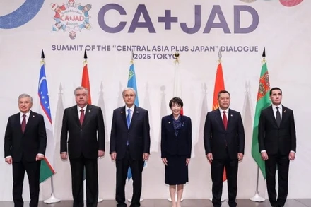 Các nhà lãnh đạo dự Hội nghị thượng đỉnh Đối thoại Nhật Bản+Trung Á tại Tokyo.