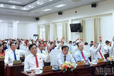 Cà Mau Các Đại Biểu Hội Đồng Nhân Tỉnh Cà Mau Biểu Quyết Thông Qua Nhiều Quyết Sách Quan Trọng Tại Hội Nghị Lần Thứ 3, Nhiệm Kỳ 2021-2026.