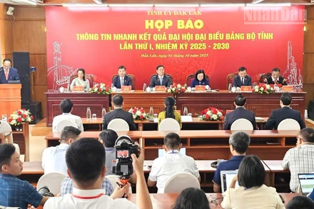 Đắk Lắk Quang Cảnh Buổi Họp Báo.