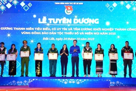 Trung ương Đoàn Thanh niên Cộng sản Hồ Chí Minh trao bằng khen cho 27 gương thanh niên dân tộc thiểu số tiêu biểu, người có uy tín và những tấm gương khởi nghiệp thành công ở vùng đồng bào dân tộc thiểu số, miền núi năm 2025.