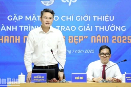 Phó Chủ tịch Thường trực Hội Liên hiệp Thanh niên Việt Nam Nguyễn Kim Quy cùng đại diện các đơn vị liên quan đồng chủ trì chương trình gặp mặt báo chí.