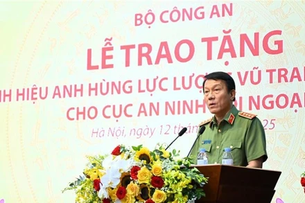 Bộ trưởng Lương Tam Quang phát biểu chúc mừng, giao nhiệm vụ cho lực lượng An ninh đối ngoại. (Ảnh: Bộ Công an)