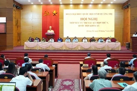 Hội nghị tiếp xúc cử tri tại phường Đồng Hới, tỉnh Quảng Trị.
