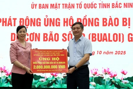 Cán bộ, viên chức, người lao động của các đơn vị thuộc Sở Giáo dục và Đào tạo Bắc Ninh ủng hộ hơn 2 tỷ đồng chia sẻ khó khăn với đồng bào vùng lũ.