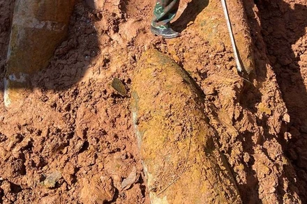 3 quả bom được phát hiện tại khu vực cánh đồng.