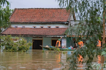 Nhiều nhà dân ở Đà Nẵng bị ngập sâu. (Ảnh: PHAN HẢI TÙNG LÂM)