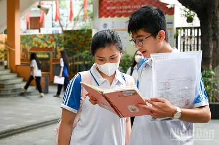 Thí sinh tại Kỳ thi vào lớp 10 năm 2025 của Hà Nội (Ảnh: THẾ ĐẠI)