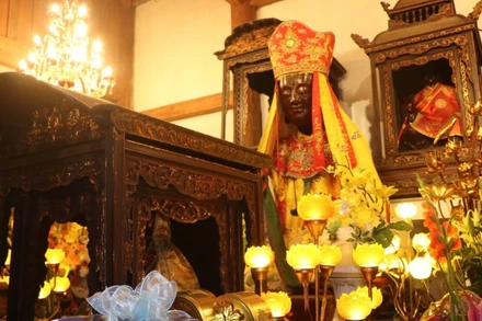 Tượng Phật mẫu Man Nương - Bảo vật quốc gia tại chùa Phúc Nghiêm, Bắc Ninh.