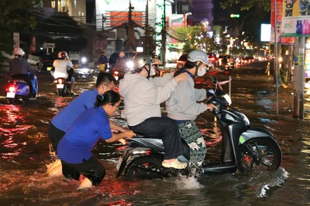 Triều cường tại Cần Thơ tháng 10/2025. Ảnh: TTXVN