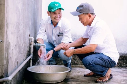 Sau 7 năm triển khai, chương trình “Khơi nguồn nước sạch vì miền trung yêu thương” (2018-2025) đã mang hơn 3,3 triệu mét khối nước sạch đến gần 9.500 hộ dân khắp các tỉnh miền trung. (Ảnh: PV)