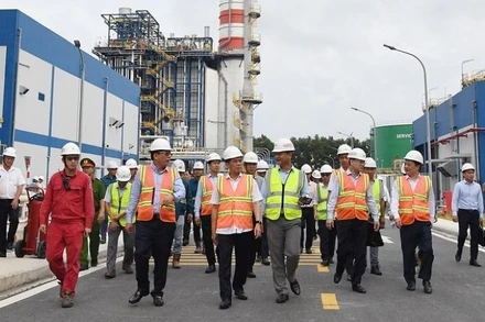 Phó Thủ tướng Bùi Thanh Sơn kiểm tra tiến độ xây dựng cụm dự án Nhà máy nhiệt điện Nhơn Trạch 3 và 4 tại tỉnh Đồng Nai. (Ảnh: VGP)