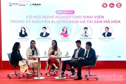 Các diễn giả trao đổi tại sự kiện. (Ảnh: HNV)