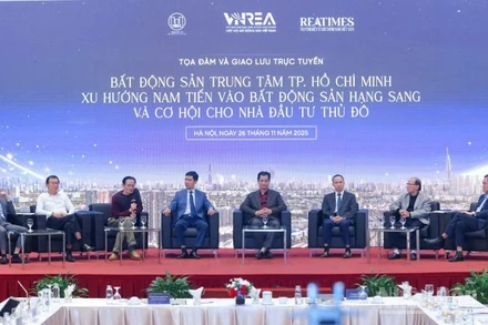Đông đảo các chuyên gia hàng đầu trong lĩnh vực kinh tế, bất động sản, quy hoạch; đại diện các doanh nghiệp, sàn giao dịch bất động sản phân phối tại Hà Nội và các tỉnh phía bắc, cùng các cơ quan thông tấn báo chí tham dự hội thảo. (Ảnh: PV)