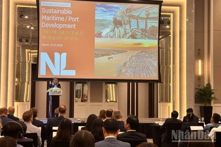 Phiên thảo luận về cảng biển. (Ảnh: HNV)