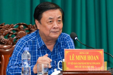 Đồng chí Lê Minh Hoan chia sẻ tại buổi gặp mặt.