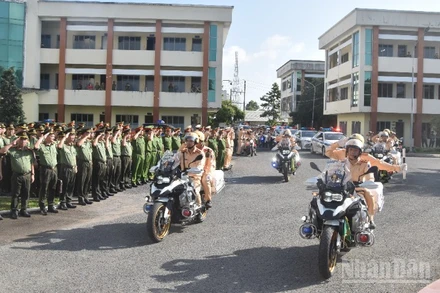 Công an tỉnh Đồng Tháp ra quân tấncông, trấn áp tội phạm.