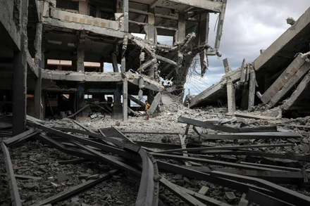 Các tòa nhà bị phá hủy do xung đột tại Khan Younis, Dải Gaza. Ảnh:TTXVN