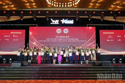 Vietnam Report công bố Top 500 doanh nghiệp lợi nhuận tốt nhất 2025