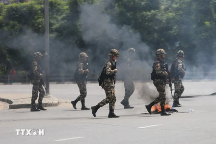 Quân đội Nepal tuần tra tại Kathmandu sau khi chính phủ ban hành lệnh giới nghiêm, ngày 9/9/2025. (Ảnh: AA/TTXVN)