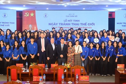 Vấn đề mang thai tuổi vị thành niên tại Việt Nam còn nhiều lo ngại