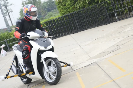 Sự kiện mô phỏng công nghệ chống bó cứng phanh cho xe máy