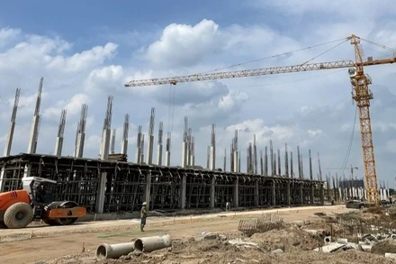 Dự án nhà ở xã hội Rice City Long Châu (phường Bồ Đề, Hà Nội) đang được triển khai thi công.