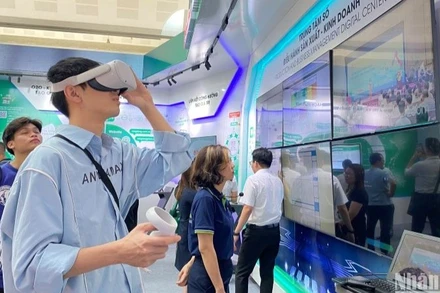 Hoạt động đổi mới sáng tạo và chuyển đổi số đang diễn ra mạnh mẽ trong cộng đồng doanh nghiệp.