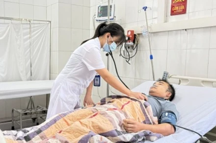 Sở Y tế Hà Nội yêu cầu các đơn vị sẵn sàng tiếp nhận và cấp cứu cho nạn nhân bị ảnh hưởng của mưa, bão.