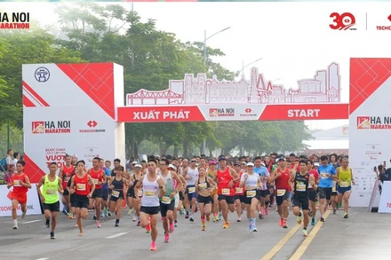 Giải chạy Marathon Quốc tế Hà Nội Techcombank còn là dịp để quảng bá văn hóa, di sản và khuyến khích thể thao cộng đồng.