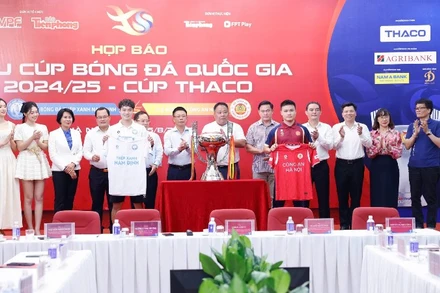 Ban Tổ chức họp báo tại Hà Nội giới thiệu Siêu cúp quốc gia.