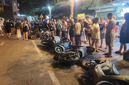 Hiện trường vụ tai nạn liên hoàn.