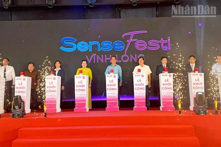 Nghi thức khởi công dự án. 