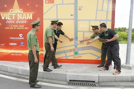 Công an Vĩnh Long phối hợp với các đơn vị chức năng triển khai kế hoạch Chương trình “Cùng Việt Nam tiến bước”. 