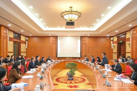 Quang cảnh cuộc họp. 