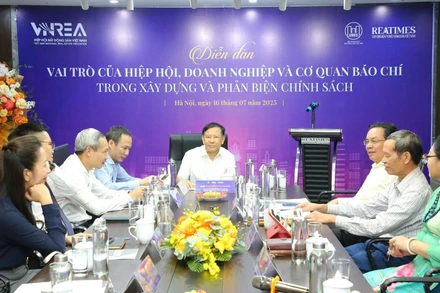 Diễn đàn thu hút các chuyên gia, các nhà khoa học, nhà quản lý và báo chí tham dự. 