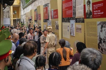 Hoạt cảnh đầy xúc động về cuộc đời hoạt động của chiến sĩ Cách mạng Phạm Hướng.