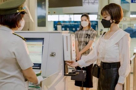 Bộ Y tế vừa yêu cầu các địa phương tăng cường giám sát y tế tại cửa khẩu, kịp thời phát hiện các trường hợp nghi ngờ. (Ảnh Thành Đạt)