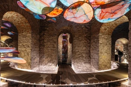 Không gian trong tháp nước Hàng Đậu trở thành không gian nghệ thuật trong Lễ hội Thiết kế Sáng tạo Hà Nội năm 2023. (Ảnh: Duy Linh) 