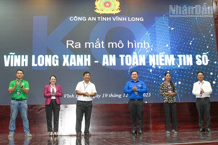 Ra mắt mô hình “Vĩnh Long xanh-An toàn niềm tin số”. 