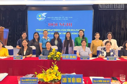 Lễ ký kết thi đua cụm Nam Bộ. 