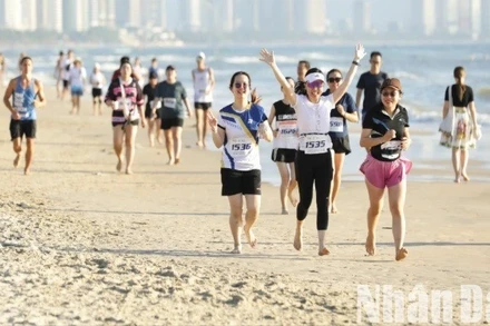 Giải Chạy chân trần trên biển 2025 là sự kiện thể thao-du lịch hấp dẫn dành cho người dân, du khách trong mùa Lễ hội Tận hưởng Đà Nẵng 2025 - Enjoy Danang Festival. (Ảnh: ANH ĐÀO)