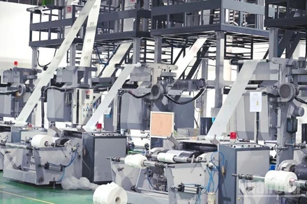 Bình quân 1 tháng có gần 22,4 nghìn doanh nghiệp thành lập mới và quay trở lại hoạt động. (Ảnh: HNV)