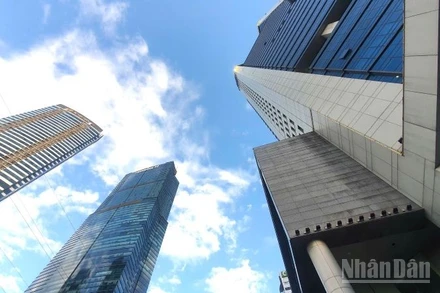 Thời gian qua, Chính phủ và Thủ tướng Chính phủ đã liên tiếp có nhiều chỉ đạo quyết liệt, đồng bộ và kịp thời nhằm tháo gỡ khó khăn cho thị trường bất động sản. (Ảnh: HNV)