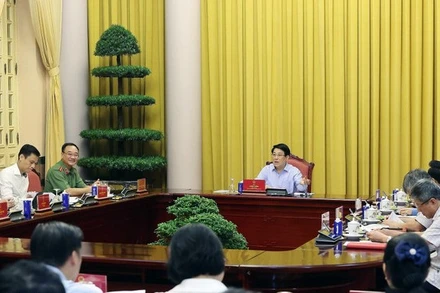 Chủ tịch nước Lương Cường chủ trì buổi làm việc về công tác chuẩn bị cho Lễ mở ký Công ước Hà Nội. (Ảnh TTXVN)