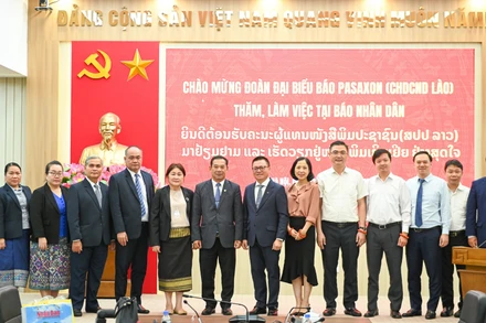 Các đại biểu tại buổi làm việc.