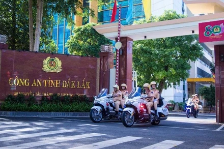 Lực lượng Cảnh sát giao thông, Công an tỉnh Đắk Lắk ra quân kiểm soát, xử lý các phương tiện vi phạm.