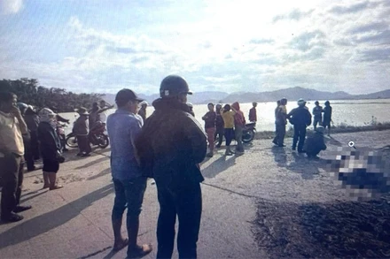 Khu vực cánh đồng 2 mẹ con chị T. bị nước lũ cuốn trôi. (Ảnh: CTV)