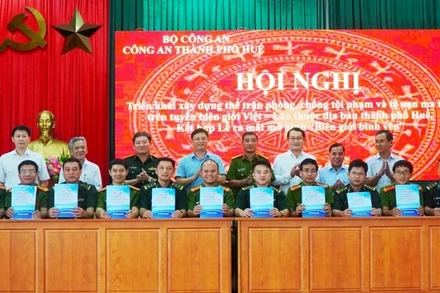 Tại lễ ký kết quy chế phối hợp giữa các lực lượng trong công tác phòng ngừa, đấu tranh phòng, chống tội phạm về ma tuý ở khu vực biên giới Việt-Lào. (Ảnh: CTV)